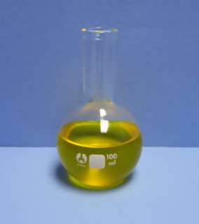 Offered here is a 100 mL flat bottom boiling flask. This flask is 