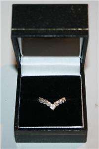 BEAUTIFUL 9ct GOLD DIAMONDWISHBONE RING SIZE M  