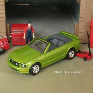 2006 FORD MUSTANG GT CONV in Legend Lime, 164 Diecast  