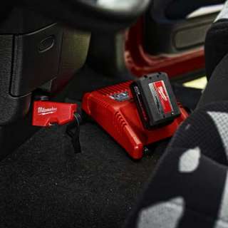 Milwaukee 2710 20 M18™ AC/DC Wall and Vehicle Charger  