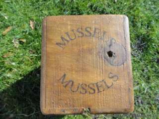 WOODEN FISHMONGERS MUSSELS BOX BILLINGSGATE MARKET LONDON TRUG CRATE 