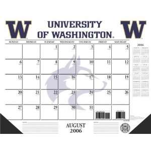  Washington Huskies 22x17 Academic Desk Calendar 2006 07 