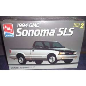  #8128 AMT/Ertl 1994 GMC Sonoma SLS 1/25 Scale Plastic 