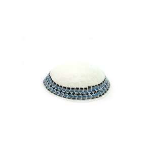  17 Centimeter Tightly Knitted Kippah in White with Wide 