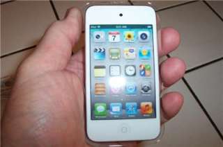 Apple iPod touch 4th Generation White (8 GB) (Latest Model 