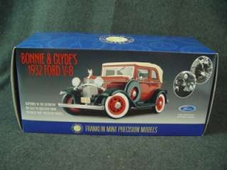 Franklin Mint Bonnie & Clydes 1932 Ford V 8 Die Cast 124 Firearm 