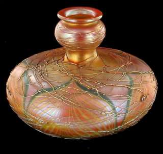   DURAND PULLED FEATHER THREADED SQUAT VASE GORGEOUS & SPECIAL  