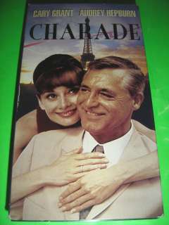 CHARADE ~ CARY GRANT & AUDREY HEPBURN ~ VHS MOVIE 082554561831  
