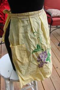 VINTAGE YELLOW GINGHAM HALF APRON EMBROIDERY GRAPES  