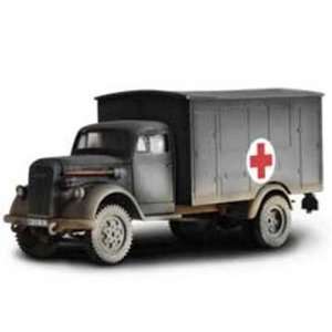   Ambulance (France 1940) Assembled Diecast Military Model Toys & Games