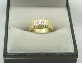 Vintage Small size 1970s Patterned 18ct Gold Wedding Ring  
