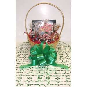 Scotts Cakes Small Yule Time Christmas Basketwith Handle Holly 