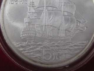 STUNNING SILVER COIN HERE. IN UNCIRCULATED CONDITION IN PLASTIC HOLDER 