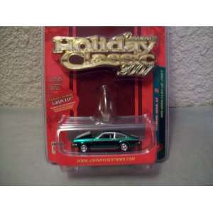  Johnny Lightning 07 Holiday Classics 1971 Chevy Vega GT 