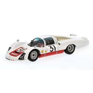    Porsche 906LH #31 Hermann/Linge 1966 Le Mans 1/18 Toys & Games