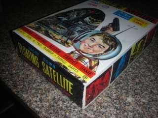 THE FLOATING SATELLITE BATTERY OPERATED TARGET GAME SPACE TOY IN BOX