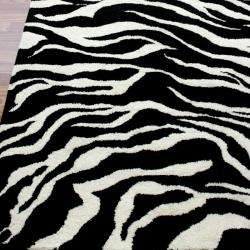   Modern Zebra Pattern Black/ White Wool Rug (76 x 96)  
