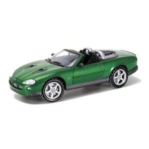  Jaguar XKR Roadster  From 007 Die Another Day 1/18 Toys 