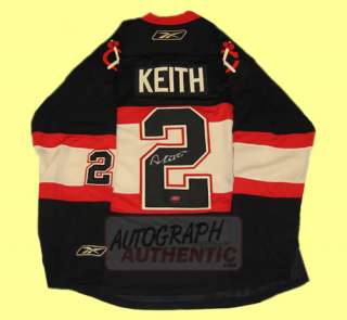 Chicago Blackhawks jersey autographed by Duncan Keith. The jersey is 