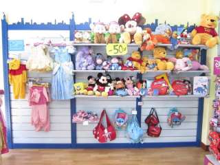 Arredamento negozio disney abbigliamento a Benevento    Annunci