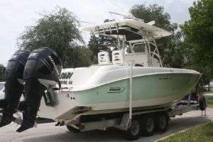 30 BOSTON WHALER 2005 CONQUEST 305 WITH 4 STROKE MERCURY VERADOS 30 