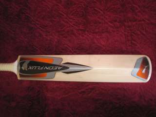 Puma AEON FLUX 5000 English willow cricket bat 2lb 9oz $300+ 7 grains 