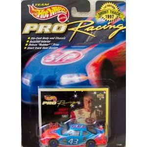 Hot Wheels 1997 1st Edition Bobby Hamilton #43 Pro Racing Short Track 