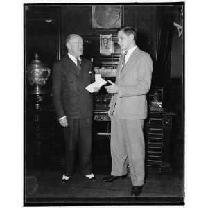   . 13. Secretary of War, Harry H. Woodring presenting