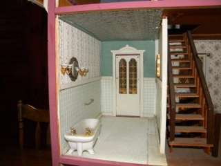 Large 8 Room Wooden Cambridge Doll House With Large Accessory 