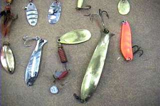 15 Old Used Fishing Spinners A 11  