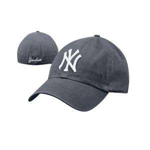 New York Yankees Franchise Fitted MLB Cap (Medium) Navy Blue 